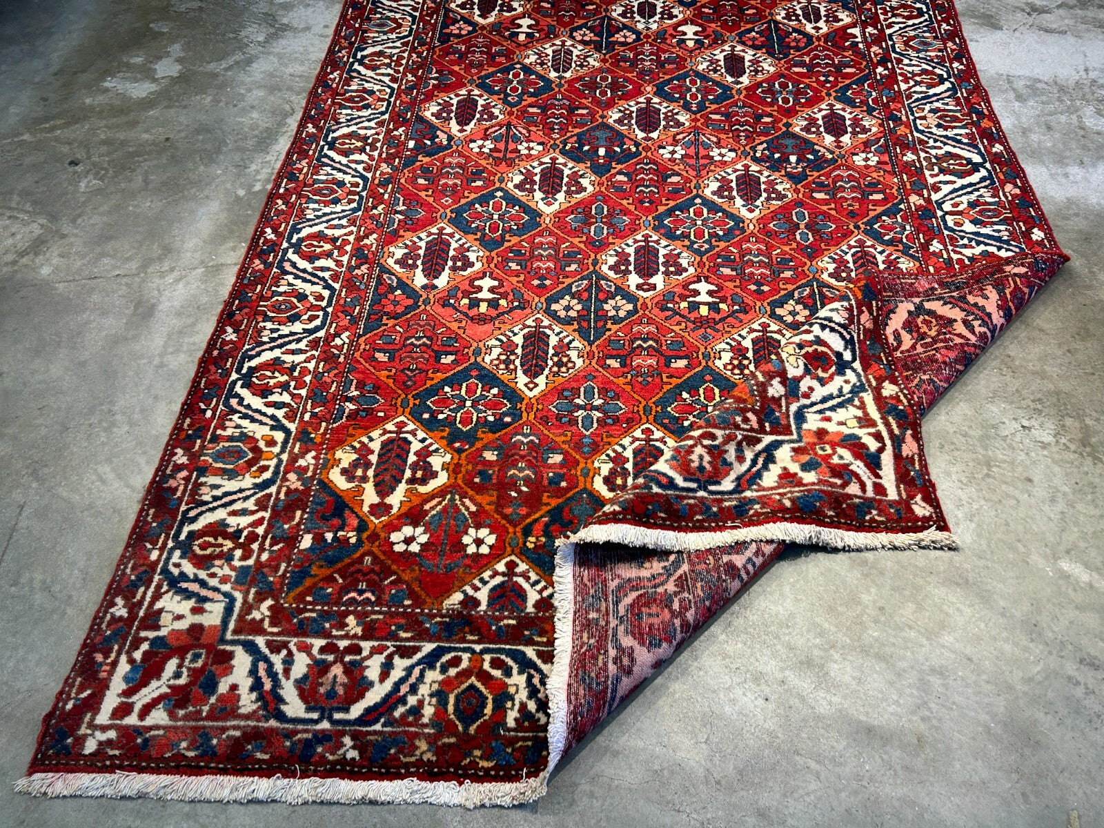 7'0"x9'11" Hand-Knotted 100% Lamb Wool Bakhtiarie Carpet - Area Rug