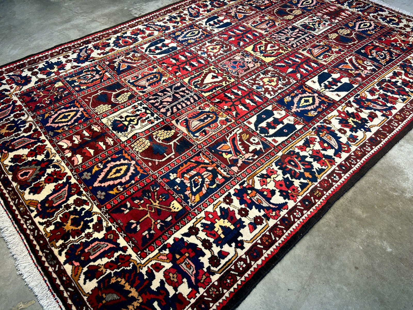 6'10"x10'1" Hand-Knotted 100% Lamb Wool Bakhtiarie Carpet - Area Rug