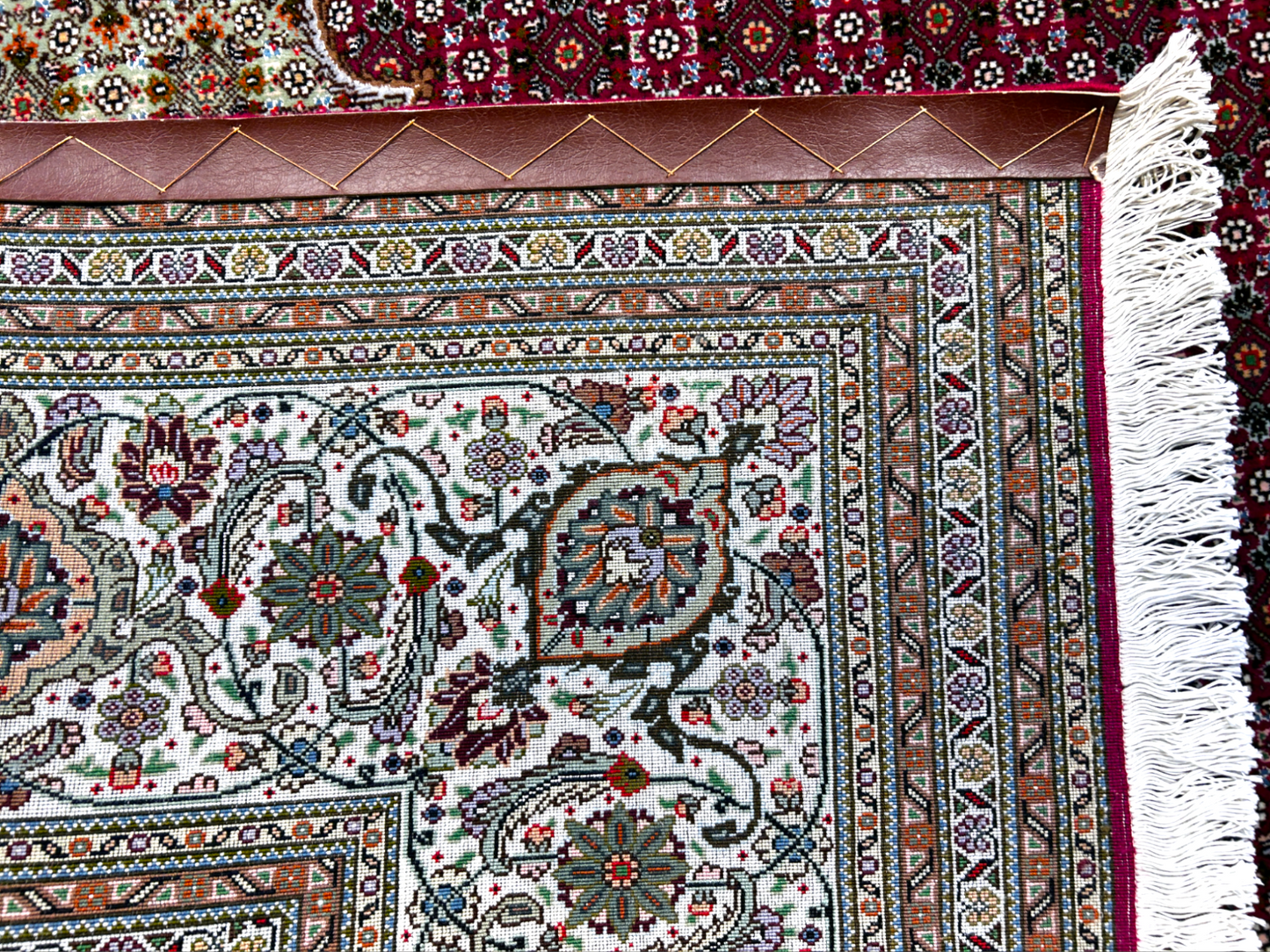 8'2"x11'6" Fine Hand-Knotted Wool & Silk Oriental Rug - Area Carpet