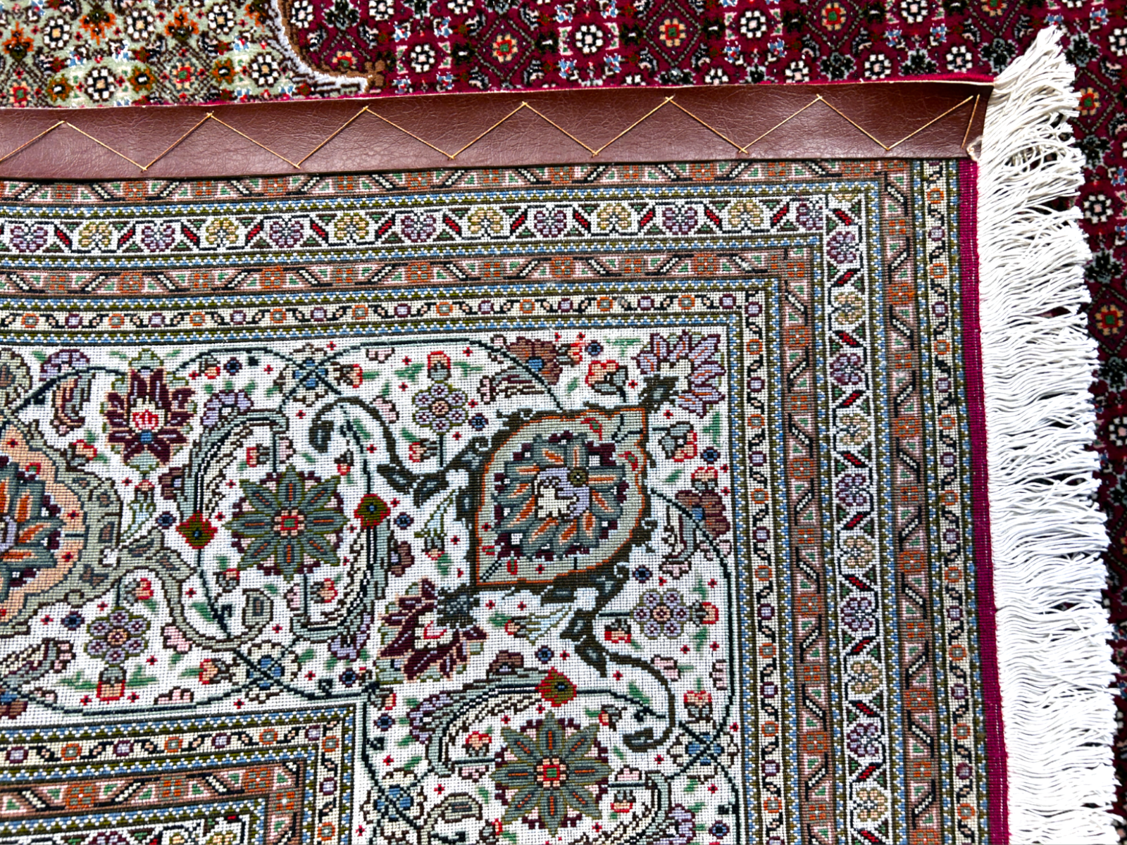 8'2"x11'6" Fine Hand-Knotted Wool & Silk Oriental Rug - Area Carpet