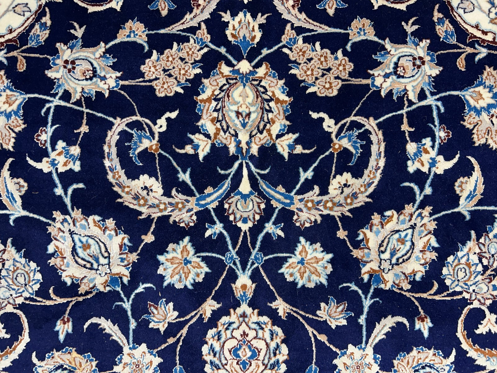 10'4"x14'3" Fine Hand-Knotted Wool & Silk Naine Rug