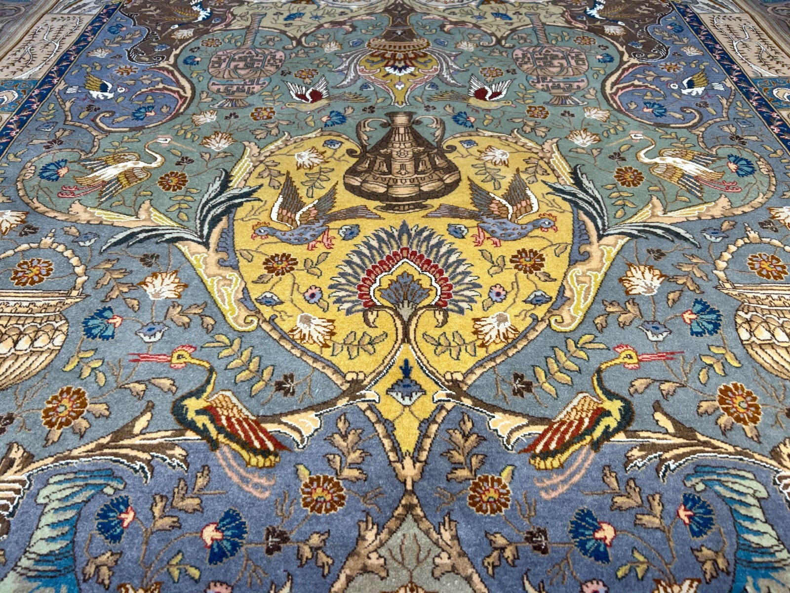 Exquisite 5'10"x8'3" Hand-Knotted Wool & Silk Blend Tabrize Area Rug - Carpet