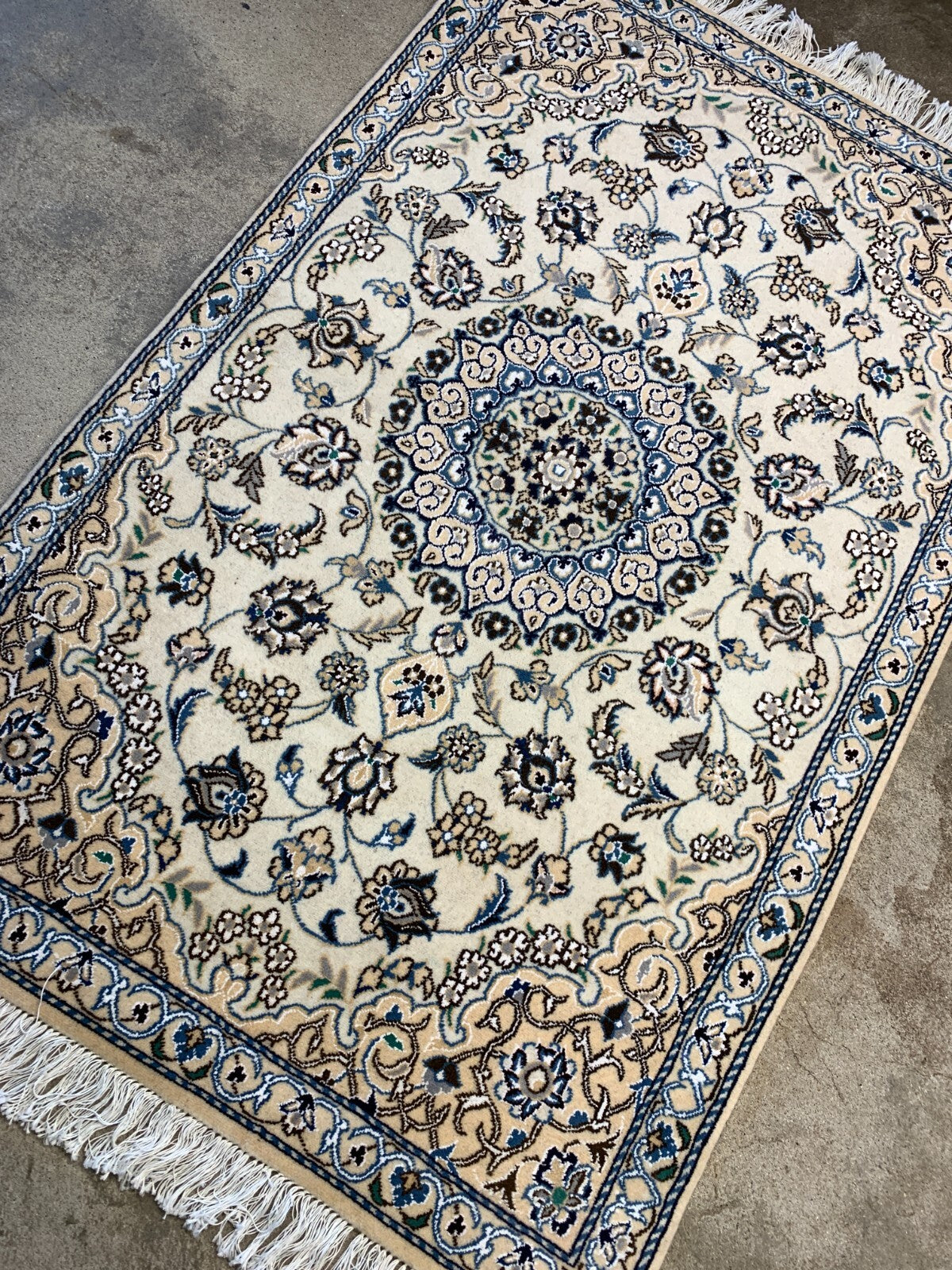 2'11"x4'7''  Very Fine Hand-Knotted Silk & Wool Naine Area Rug - Carpet