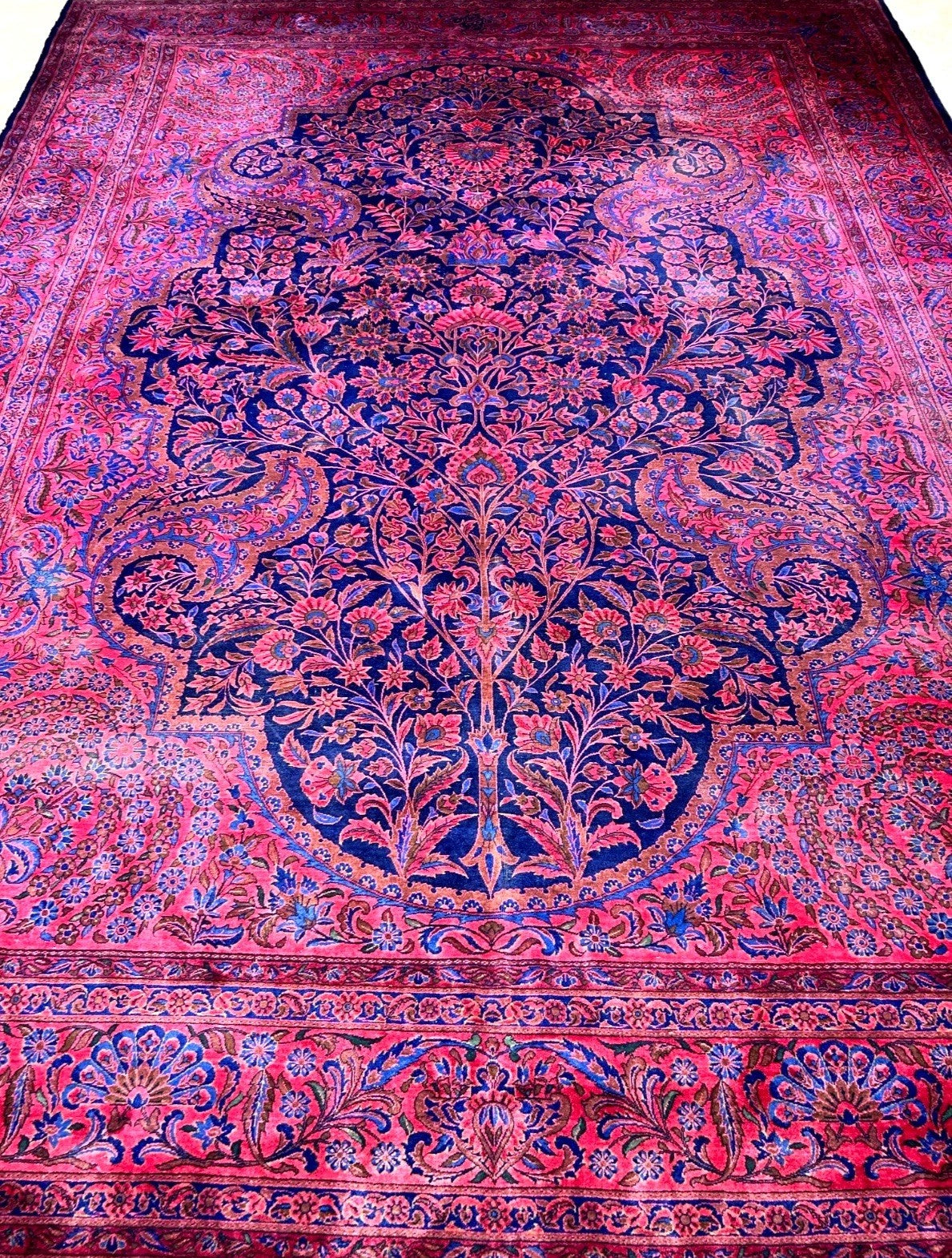 Collector Antique 8'6"x12' Extra Fine Hand-Knotted Wool Kashane Rug