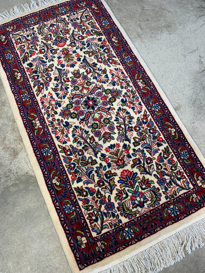 2'4"x4' Hand-Knotted 100% Wool Pile Sarouke Rug