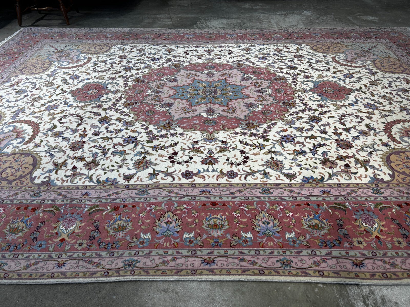8'4"x11'3" Very Fine Hand-Knotted Wool & Silk Oriental Rug - Area Carpet