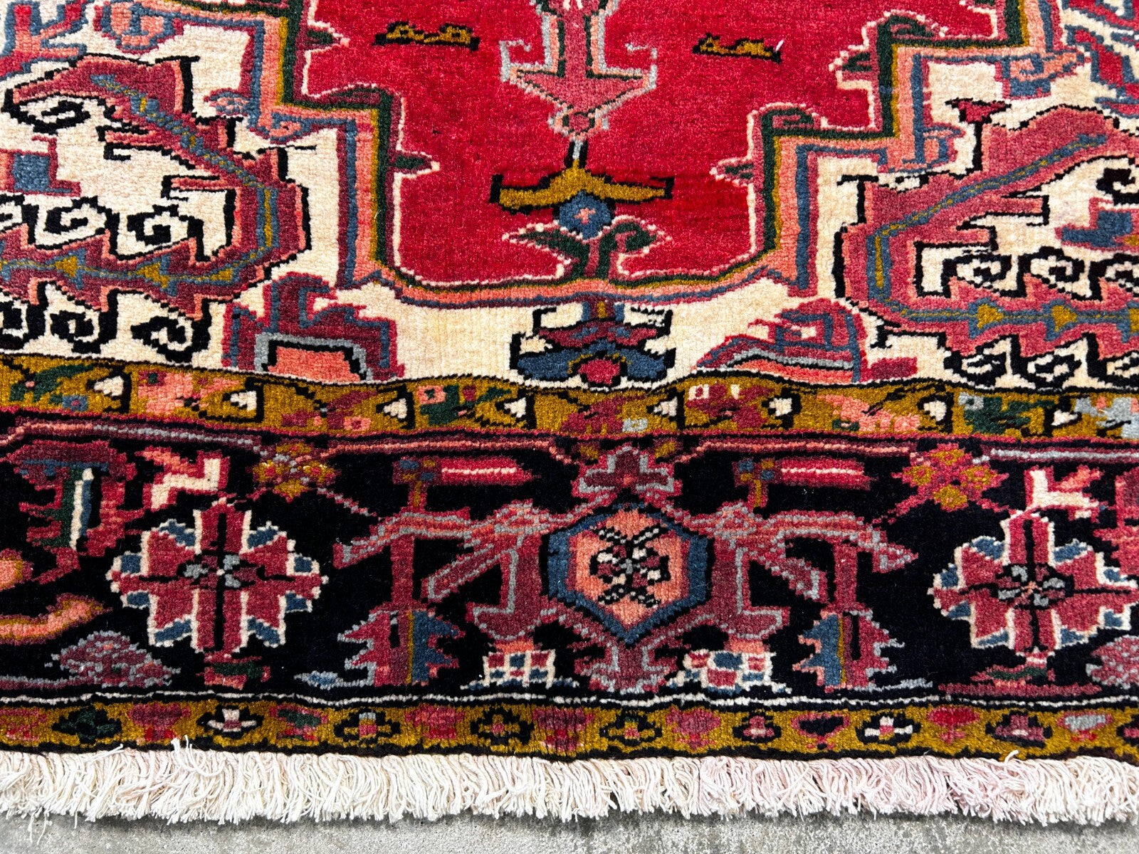 8'3" x 10'6'' Hand-Knotted 100% Wool Pile Herize Area Rug - Carpet