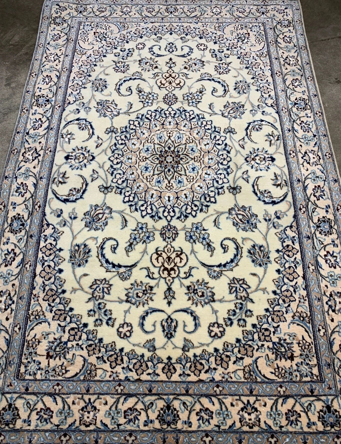 3'3"x4'11'' Very Fine Hand-Knotted Silk & Wool Naine Area Rug - Carpet