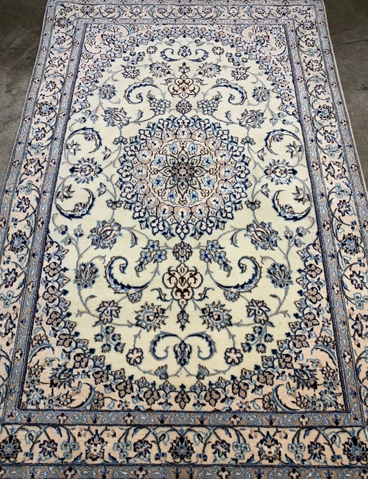 3'3"x4'11'' Very Fine Hand-Knotted Silk & Wool Naine Area Rug - Carpet