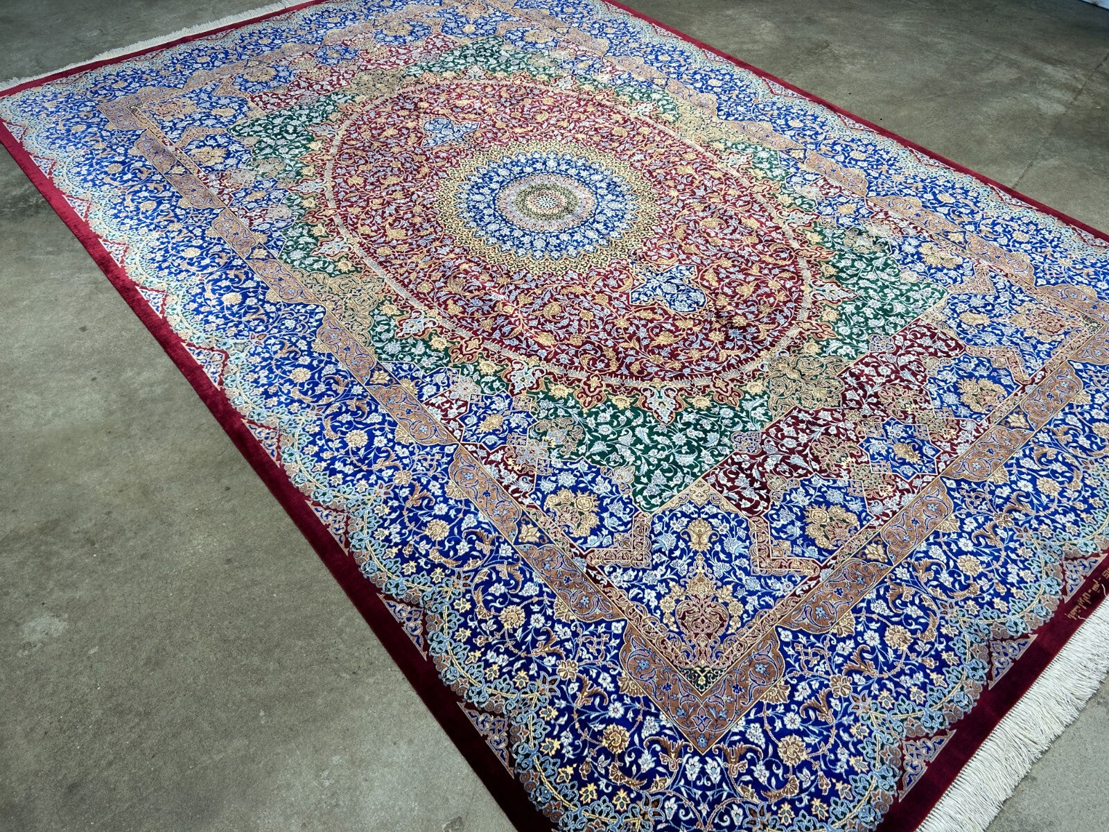 6'6"x10' Exquisite Extra-Fine Hand-Knotted 100% Silk Qume Carpet - Area Rug