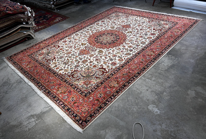 8'3"x11'3" Fine Hand-Knotted Wool & Silk Tabrize Rug