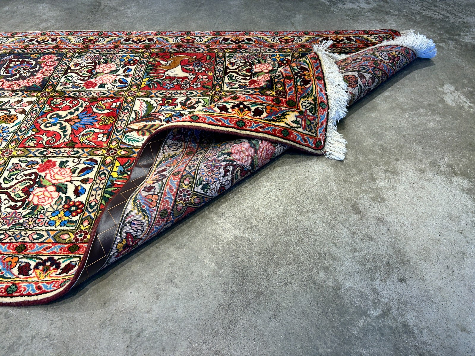 3'5"x5'2" Hand-Knotted 100% Lamb Wool Bakhtiarie Carpet - Area Rug