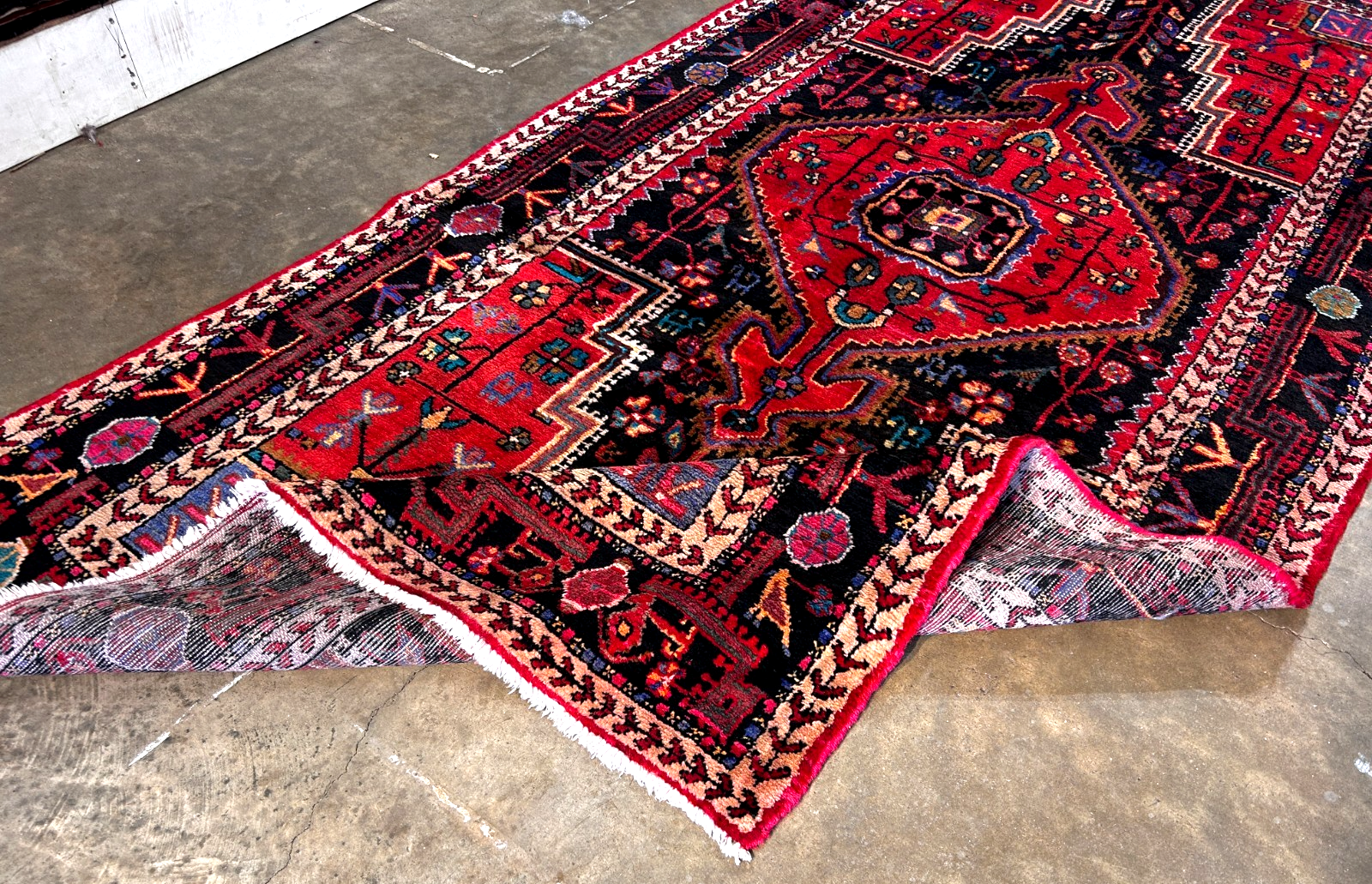 4'11" x 10'0" Hand-Knotted 100% Lamb Wool Pile Hamadane Area Rug - Carpet