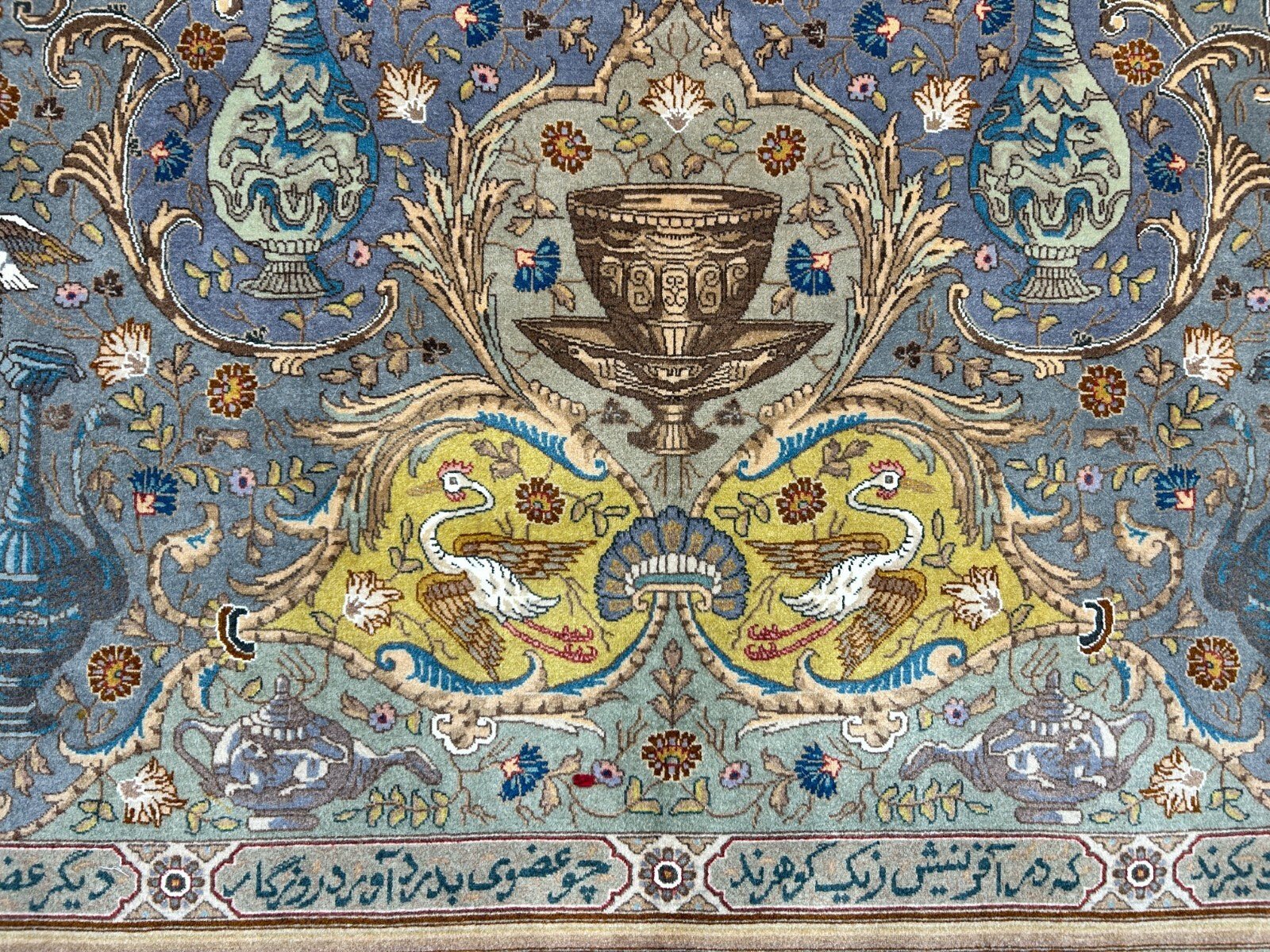 Exquisite 5'10"x8'3" Hand-Knotted Wool & Silk Blend Tabrize Area Rug - Carpet