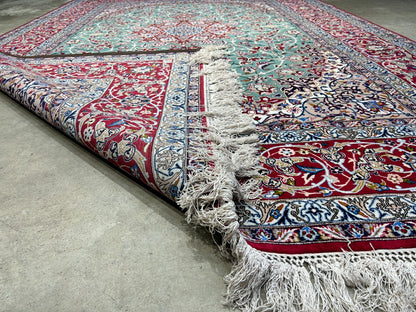 6'9"x10' Extra-Fine Hand-Knotted Wool & Silk Blend Isfahane Area Rug - Signed