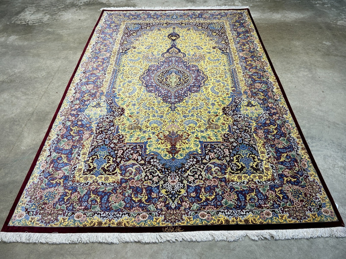 5'4"x8'2" Exquisite Extra-Fine Hand-Knotted 100% Silk Qume Carpet - Area Rug