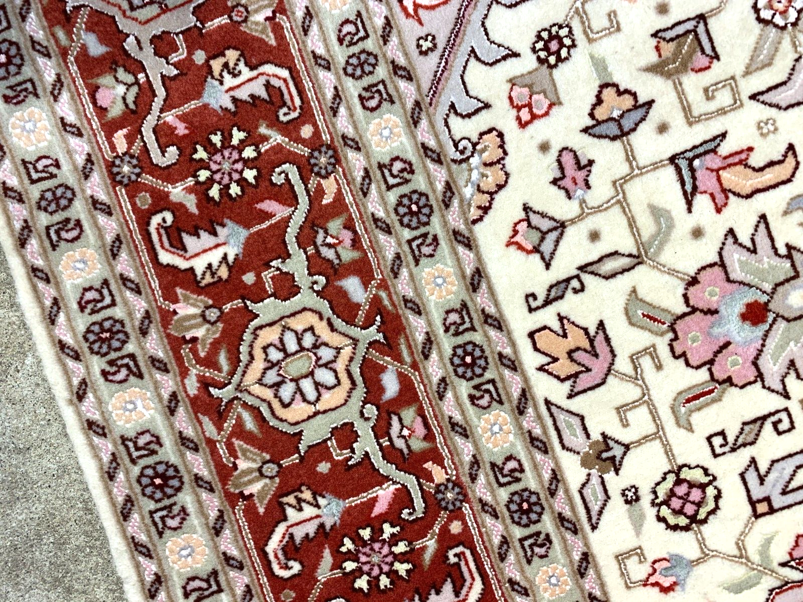 4'10"x6'8" Very Fine Hand-Knotted Wool & Silk Blend Tabrize Carpet - Area Rug