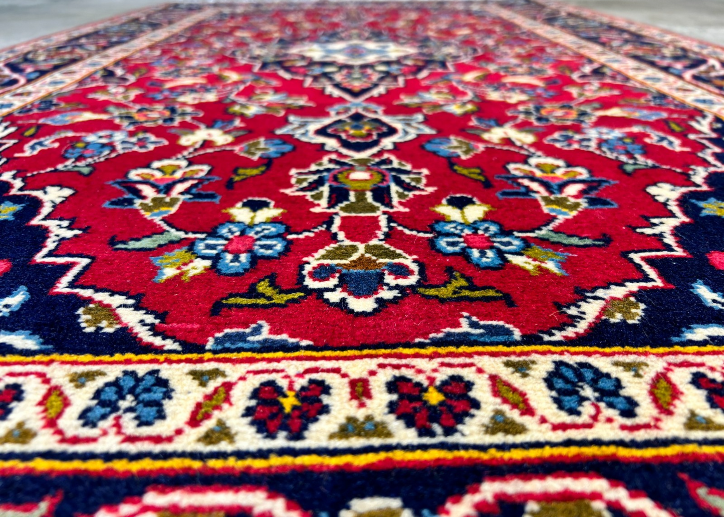 3'3"x5'6'' Hand-Knotted 100% Wool Persiane Kashane Area Rug