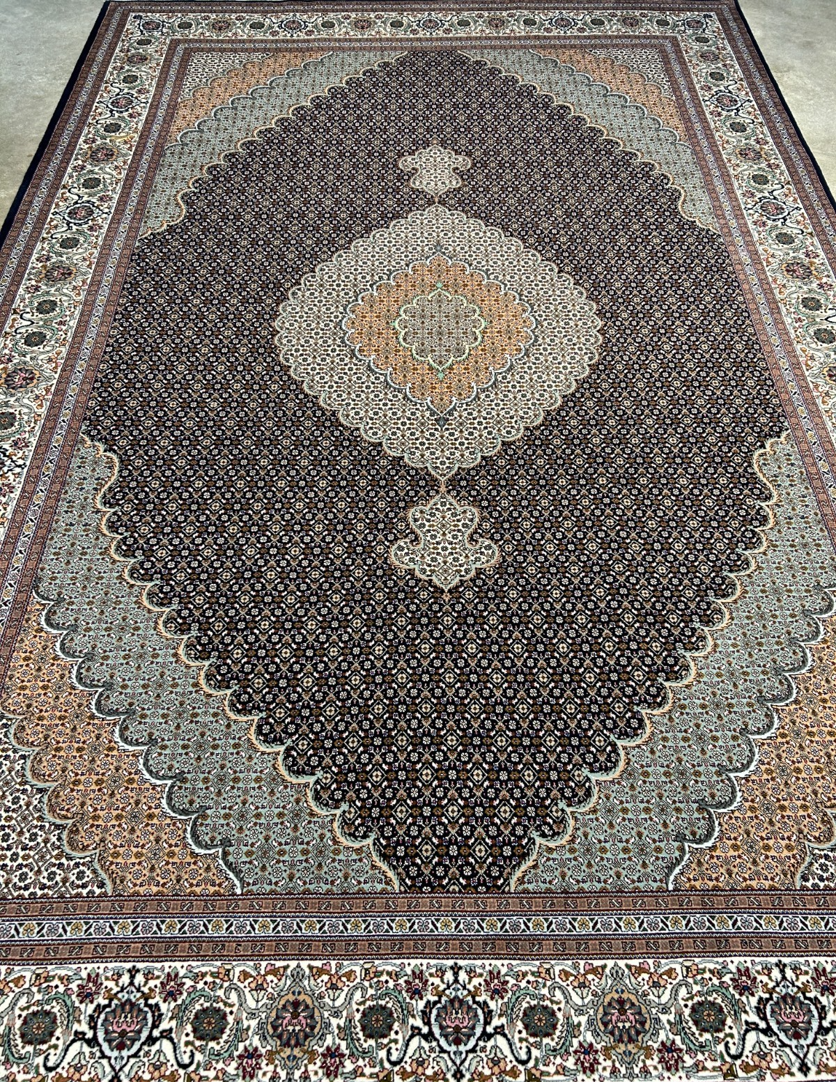 6'8"x10' Fine Hand-Knotted Wool & Silk Oriental Tabrize Rug - Area Carpet