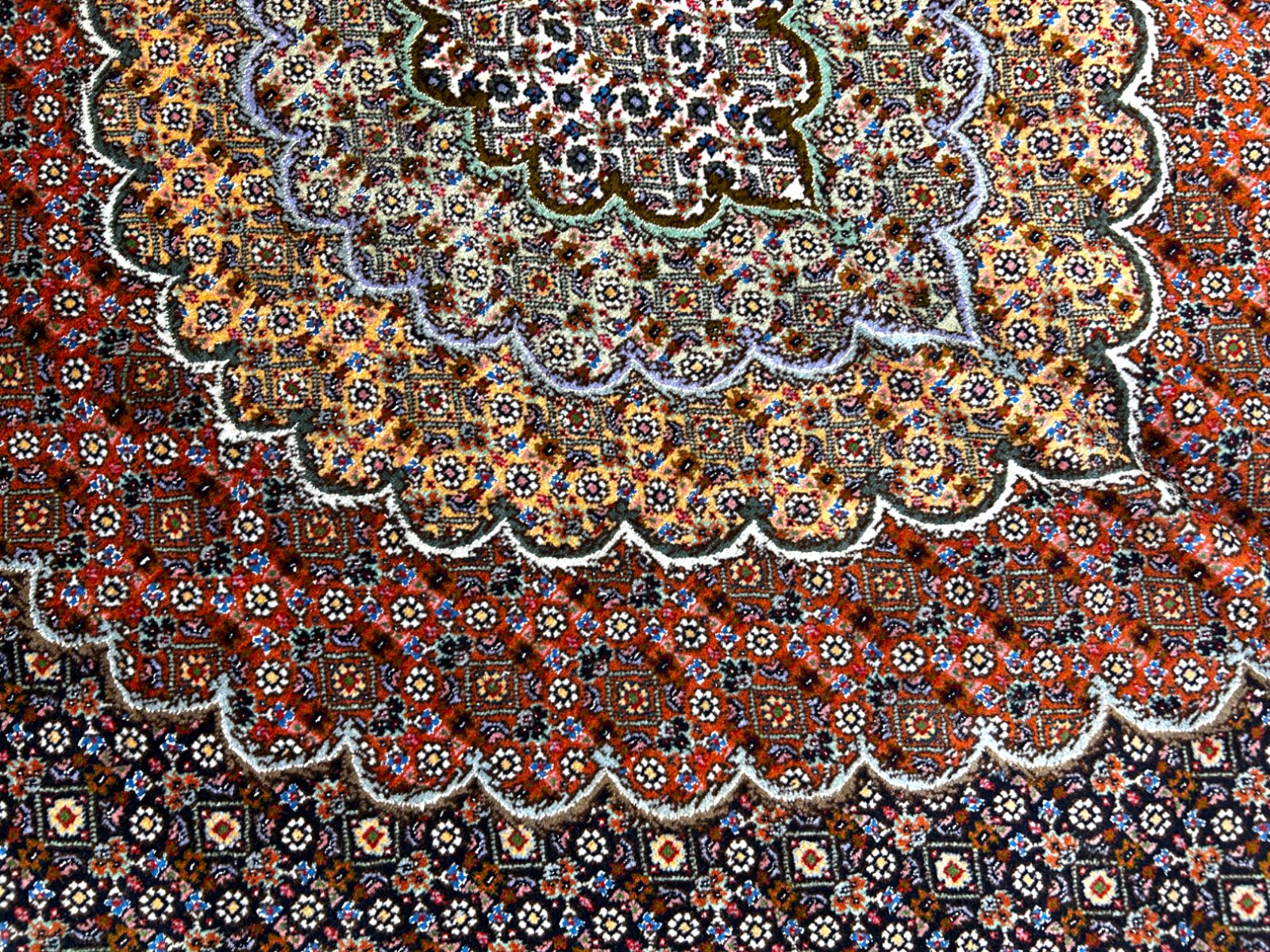 8'3"x11'2" Fine Hand-Knotted Wool & Silk Oriental Rug - Area Carpet