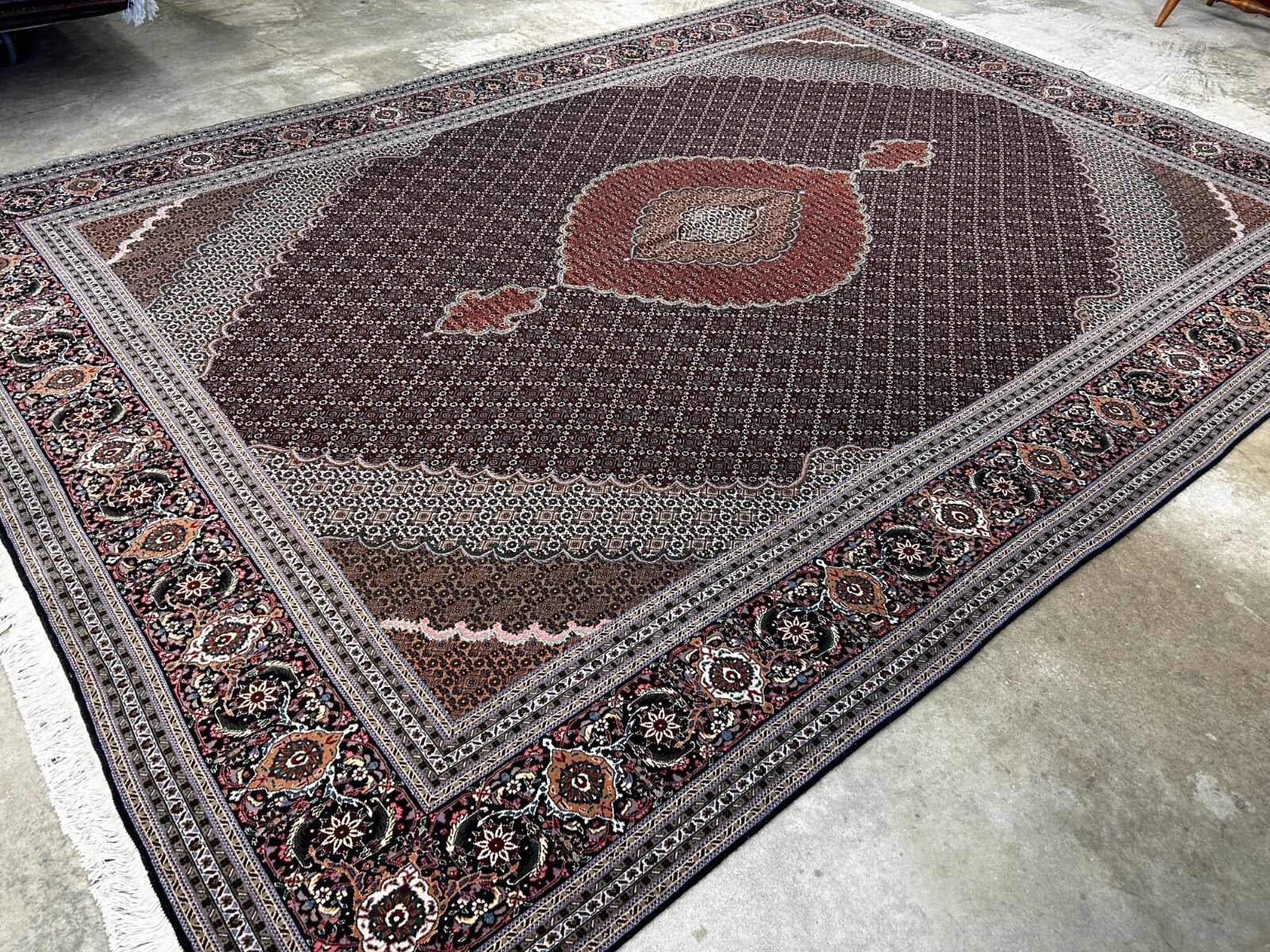 8'3"x11'5" Fine Hand-Knotted Wool & Silk Oriental Rug - Area Carpet