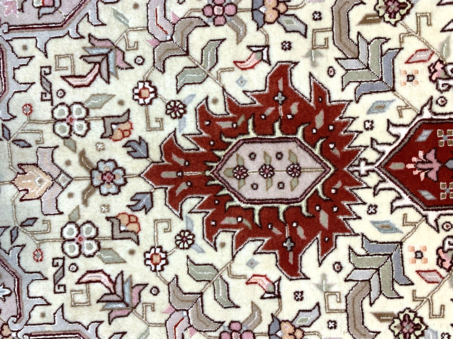 4'10"x6'8" Very Fine Hand-Knotted Wool & Silk Blend Tabrize Carpet - Area Rug