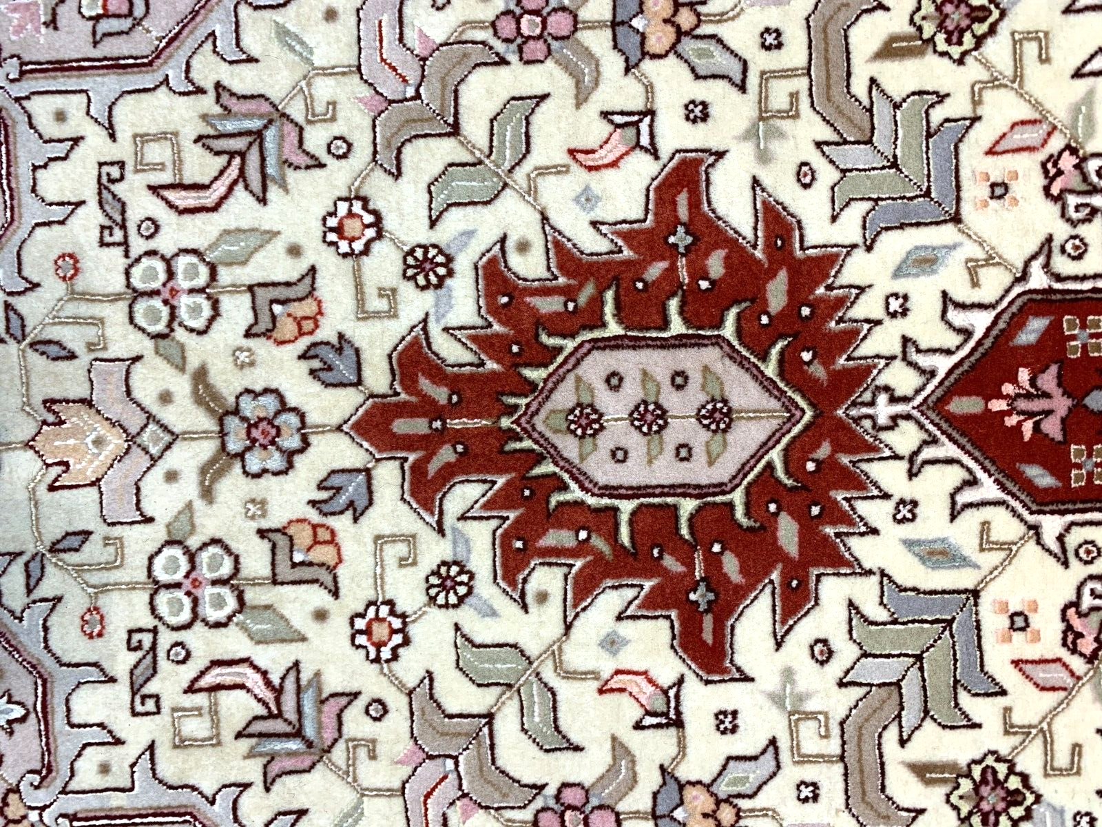 4'10"x6'8" Very Fine Hand-Knotted Wool & Silk Blend Tabrize Carpet - Area Rug