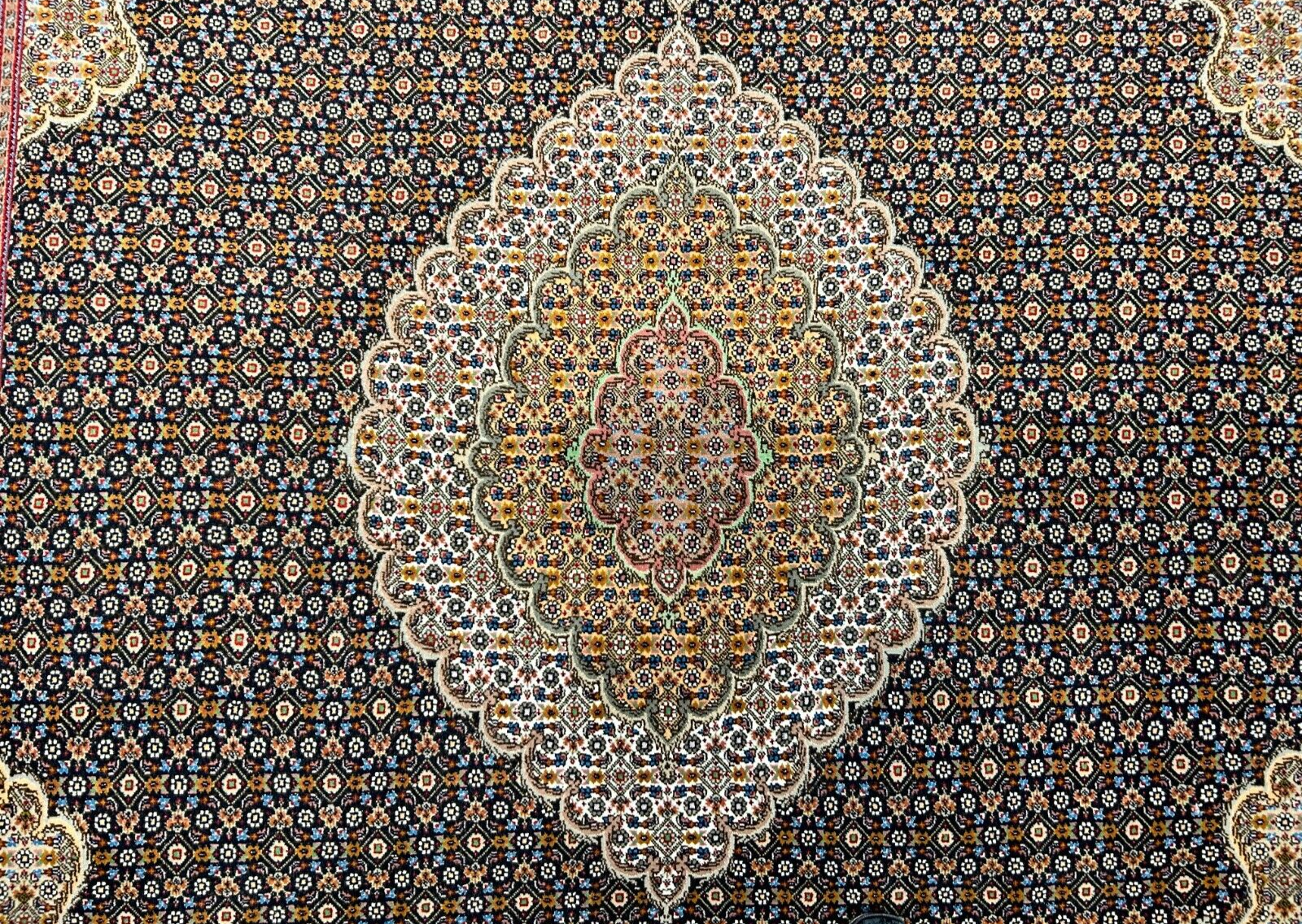 5'6"x7'8" Fine Hand-Knotted Wool & Silk Blend Tabrize Mahi Carpet - Area Rug