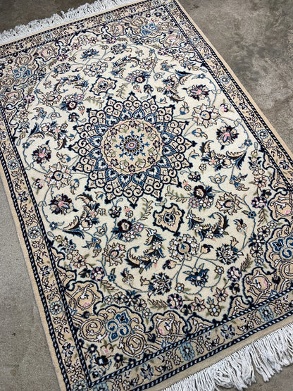 2'9"x4'5" Fine Hand-Knotted Wool & Silk Blend Naine Carpet - Area Rug
