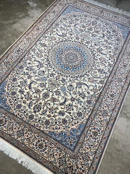 4'2"x6'7" Fine Hand-Knotted Wool & Silk Blend Naine Carpet - Area Rug