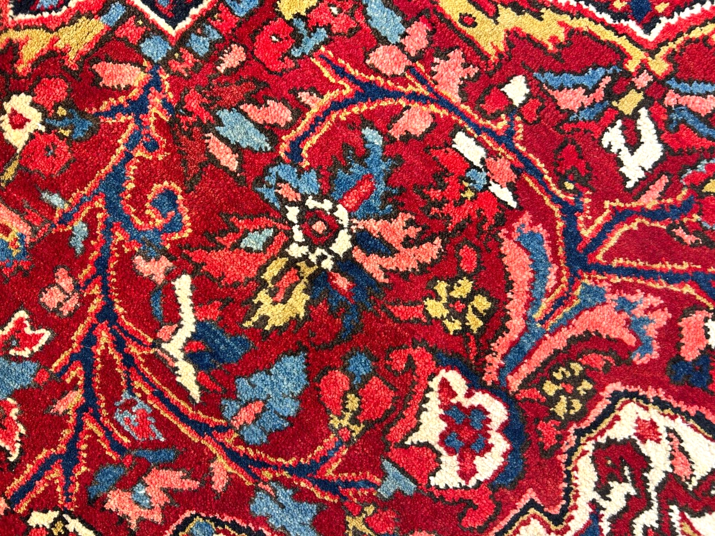 7'9"x11'4" Hand-Knotted 100% Wool Pile Herize Rug