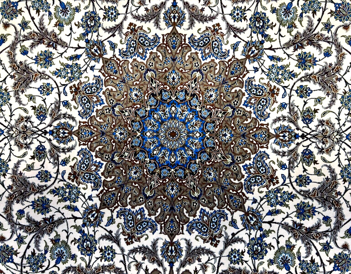 6'9"x10'6" Very Fine Hand-Knotted Wool & Silk Isfahane Rug - Area Carpet