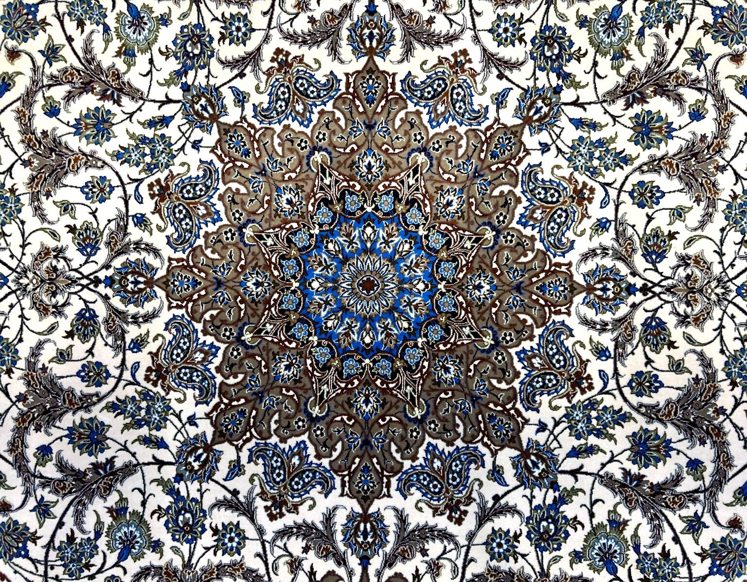 6'9"x10'6" Very Fine Hand-Knotted Wool & Silk Isfahane Rug - Area Carpet