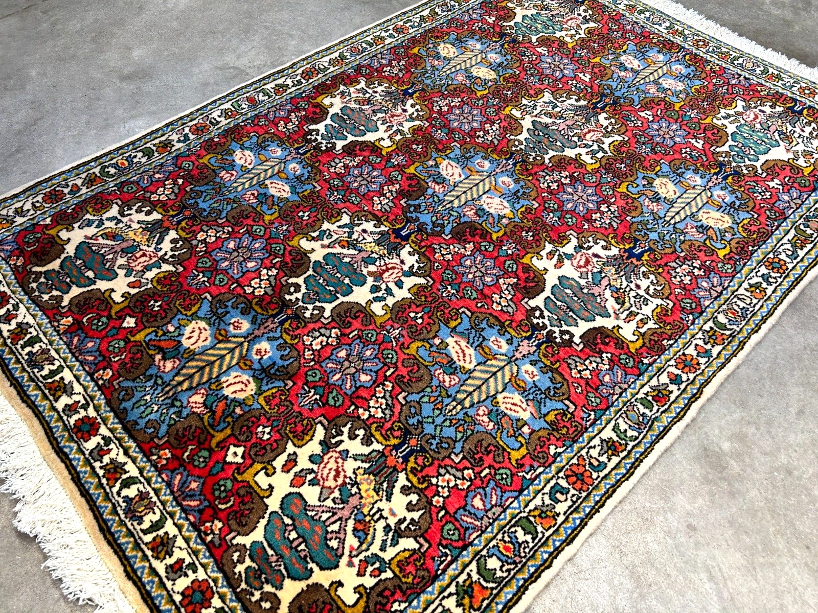 3'5"x5'2" Hand-Knotted 100% Lamb Wool Bakhtiarie Carpet - Area Rug