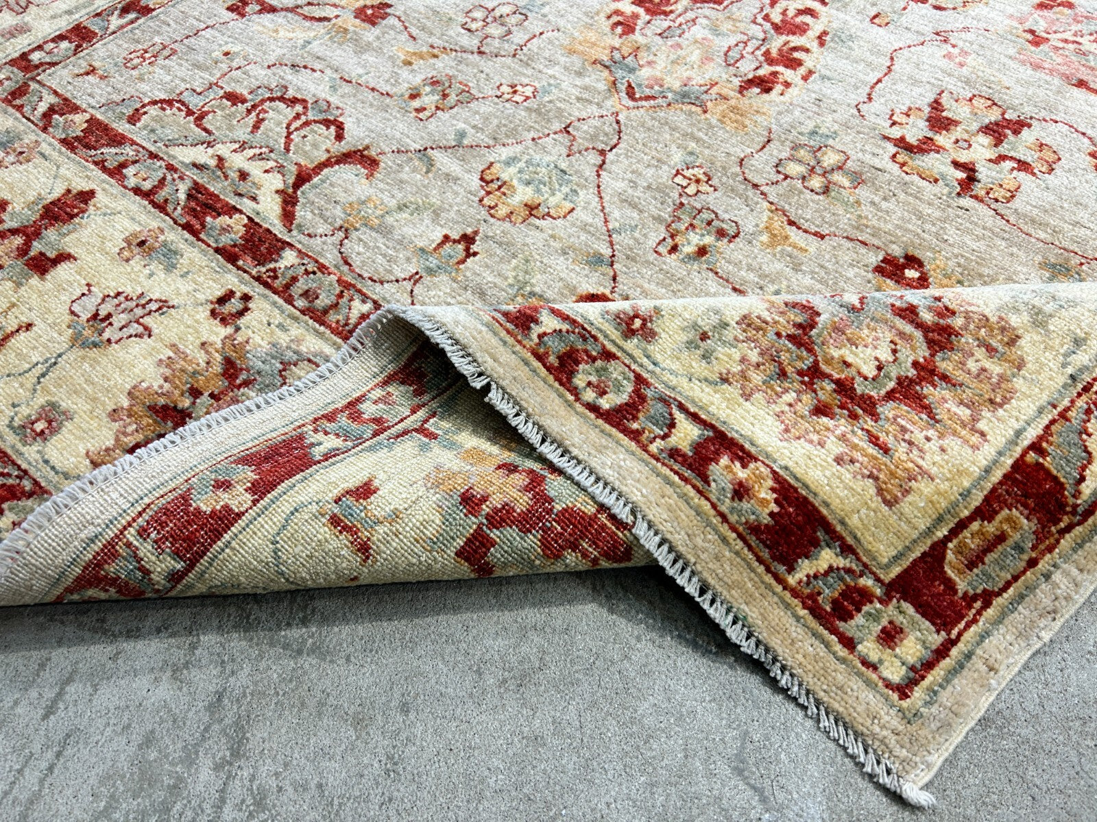 5'8"x8'2" Hand-Knotted 100% Wool Pile Agra Carpet - Area Rug