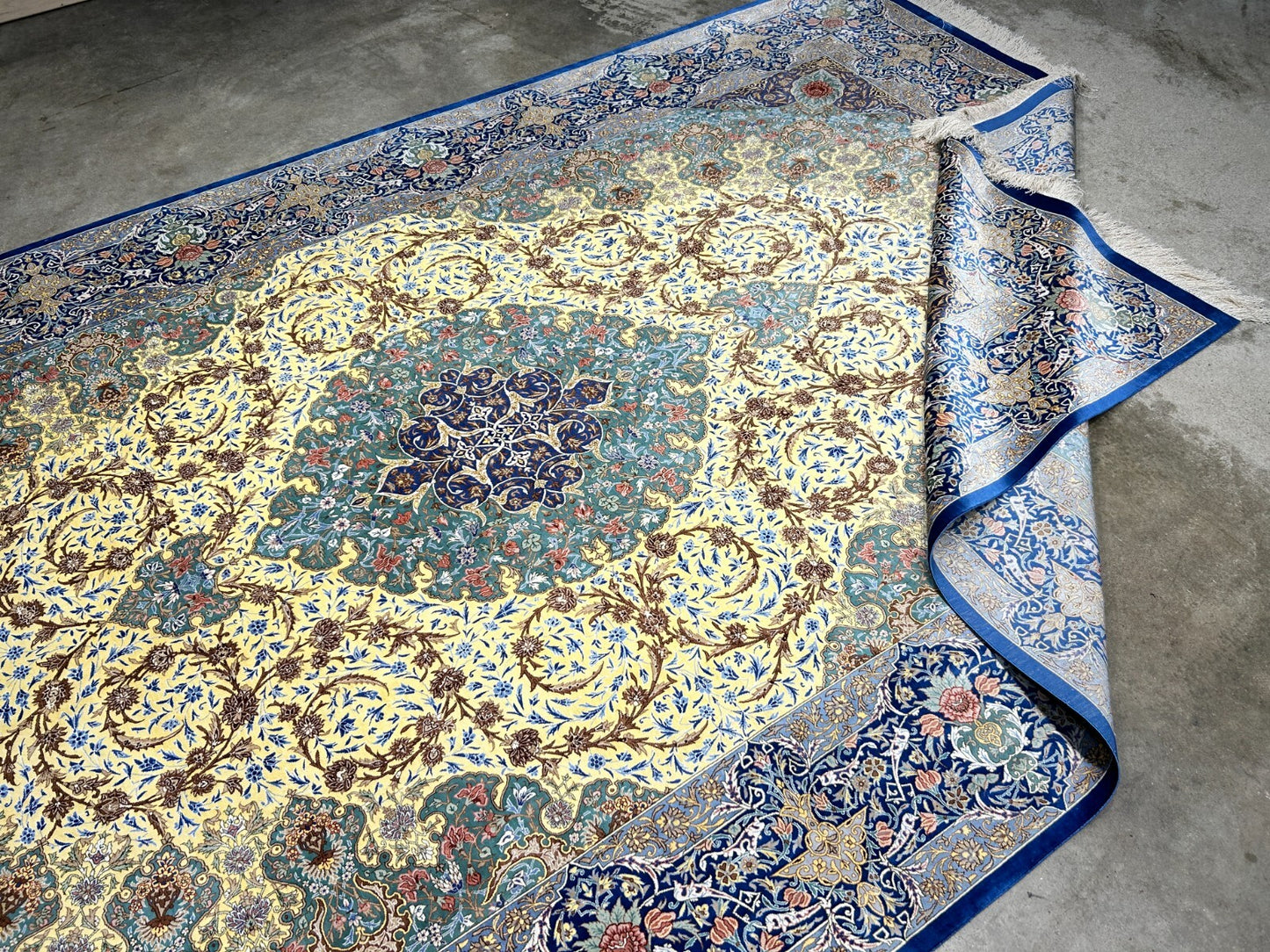 6'5"x10'4" Exquisite Extra-Fine Hand-Knotted 100% Silk Qume Carpet - Area Rug