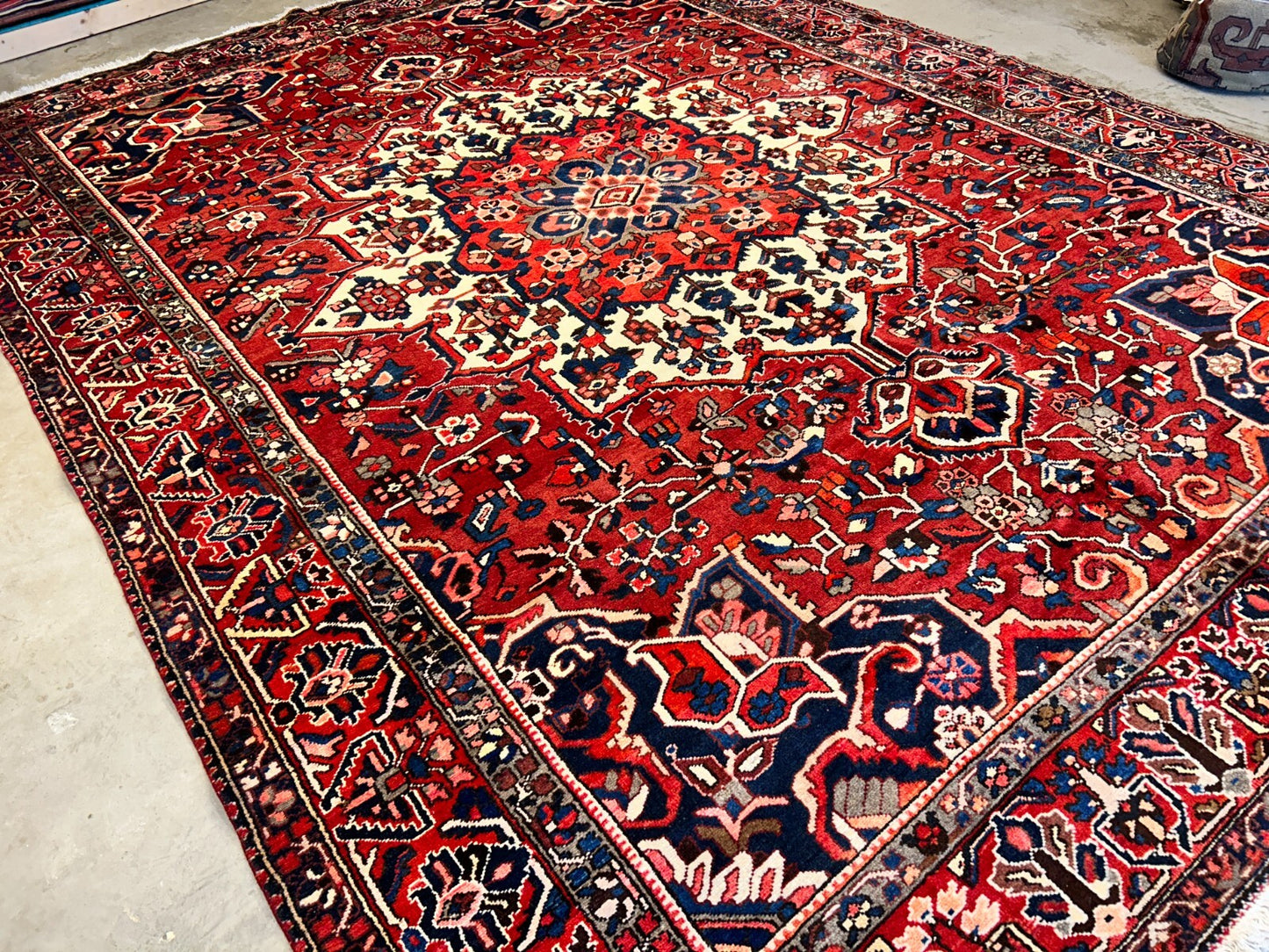 10'2"x13'1" Hand-Knotted 100% Wool Pile Bakhtiarie Rug