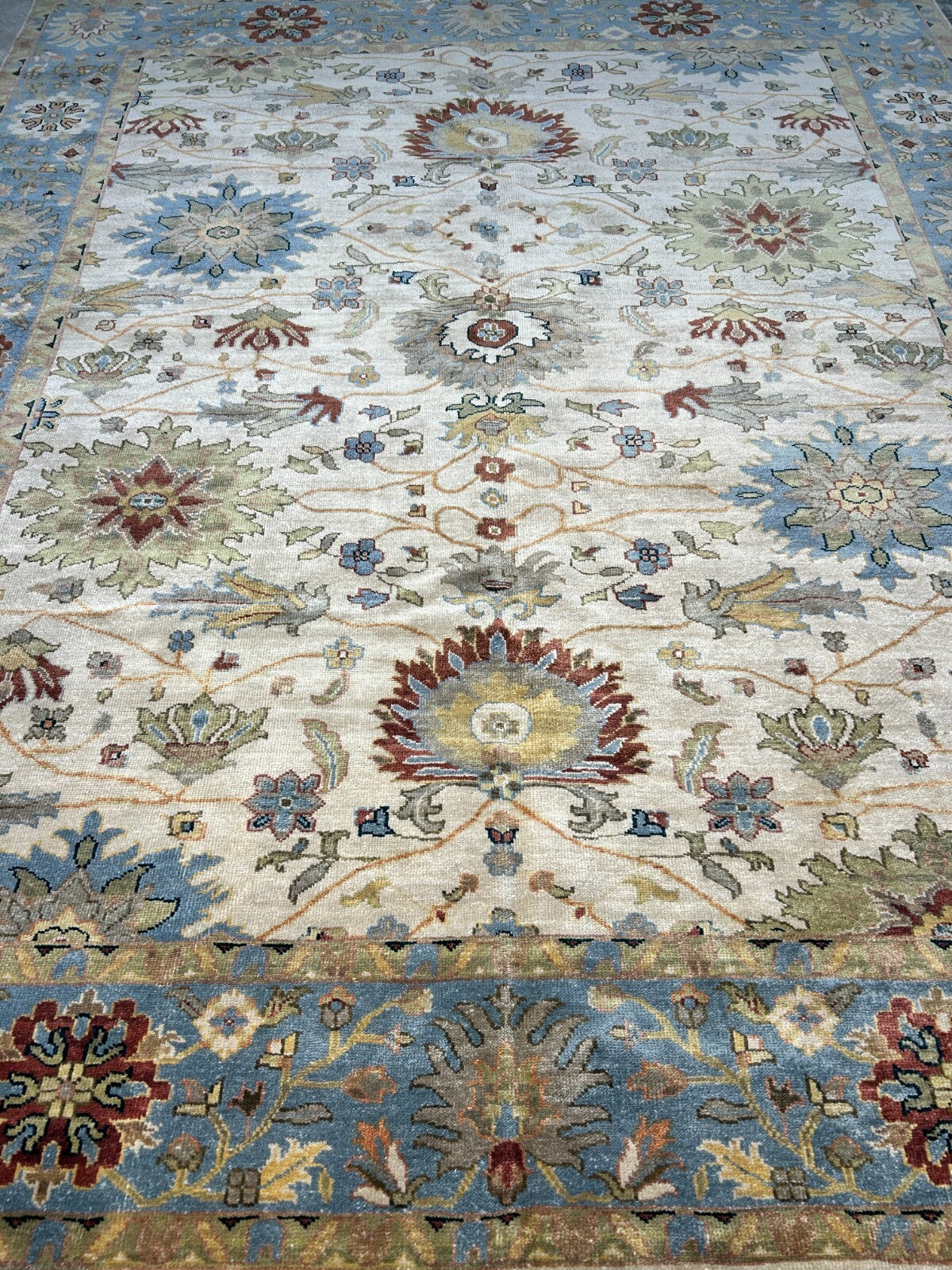 8' x 9'10" Hand-Knotted 100% Wool Carpet - Indian Mahal Area Rug