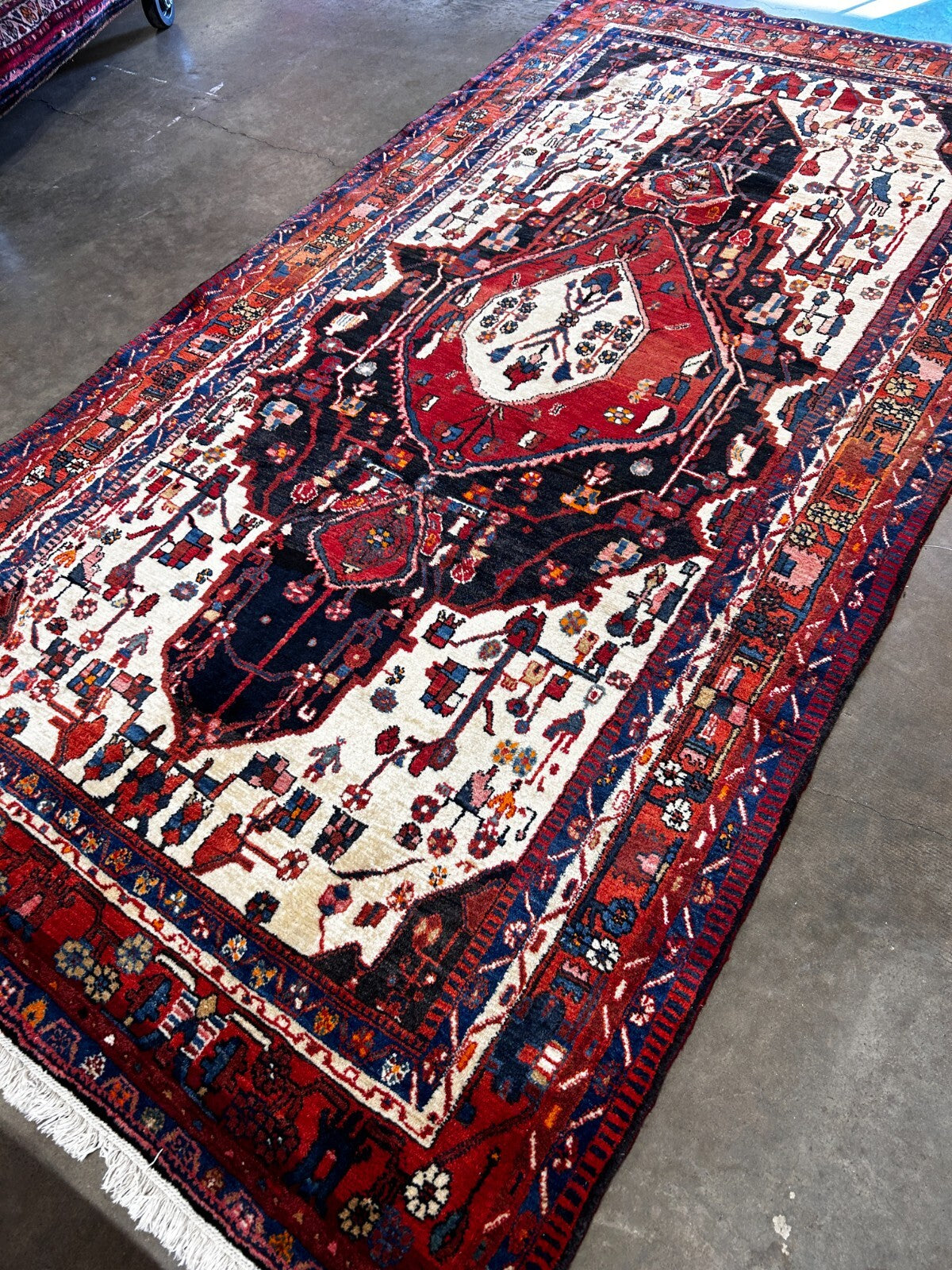 5'1" x 10'10'' Hand-Knotted 100% Lamb Wool Carpet - Nahavande Area Rug