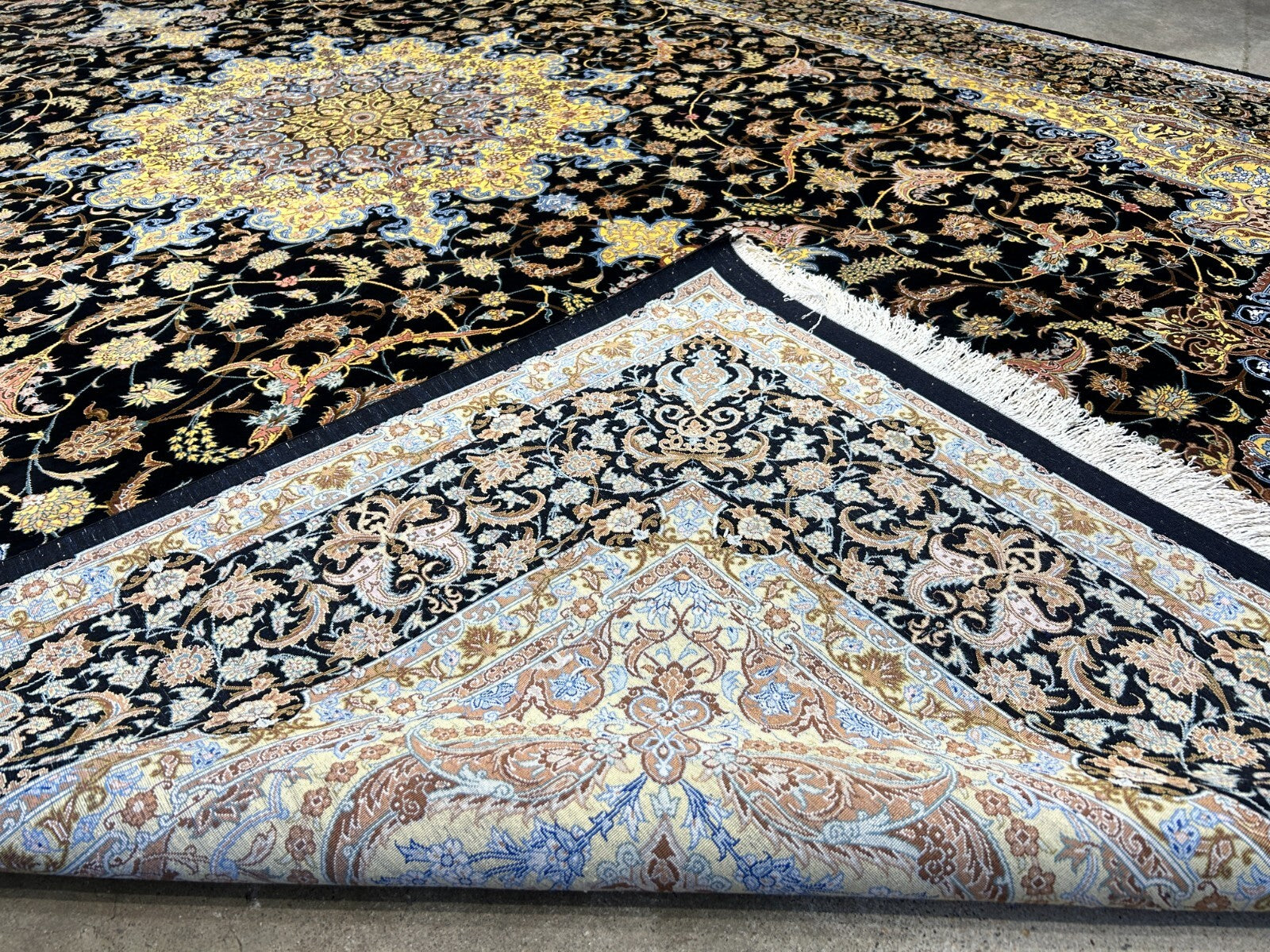 6'6"x10' Exquisite Hand-Knotted 100% Silk Qume Rug