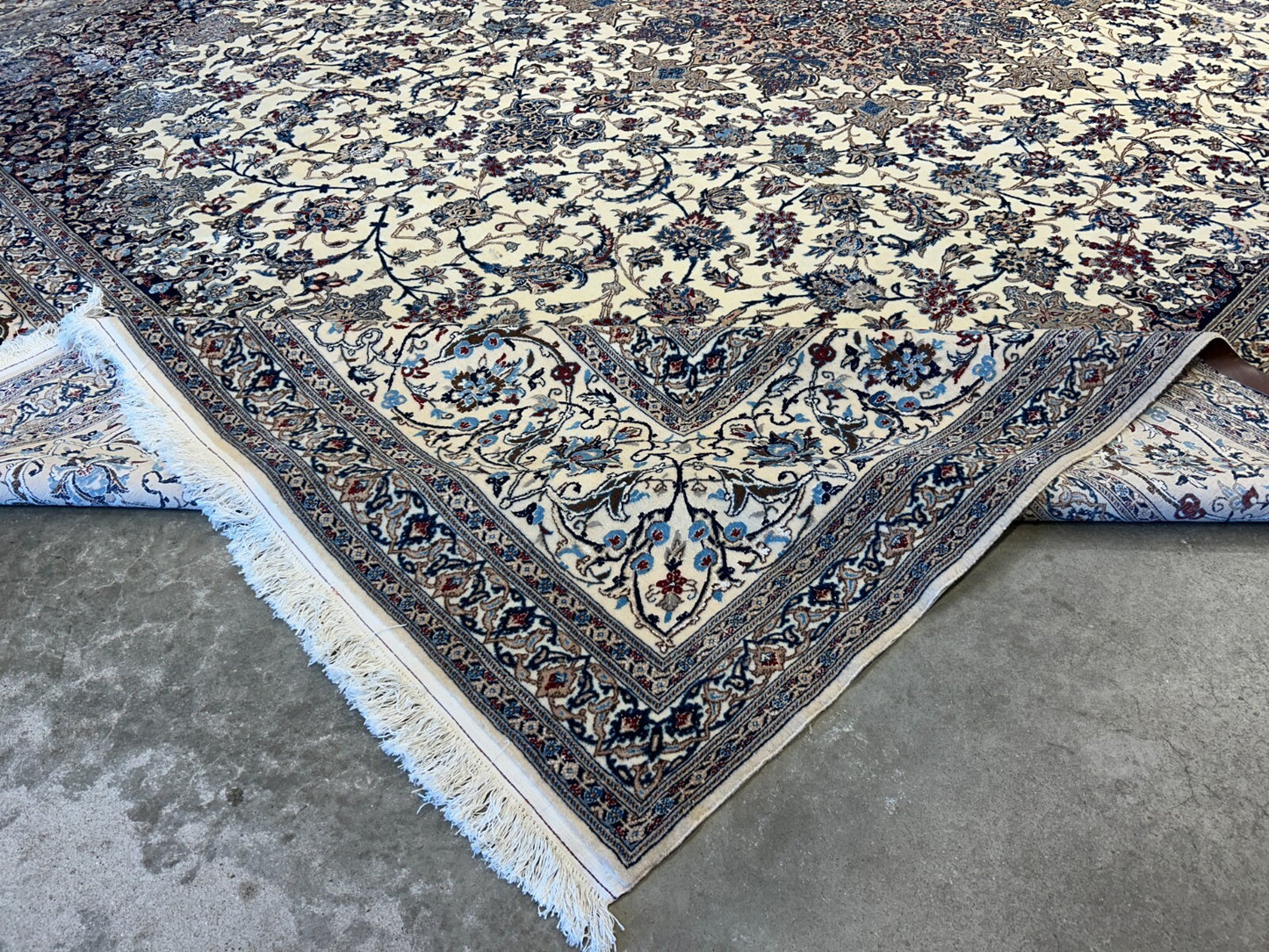 10'3"x14'1" Extra Fine Hand-Knotted Wool & Silk Naine Rug