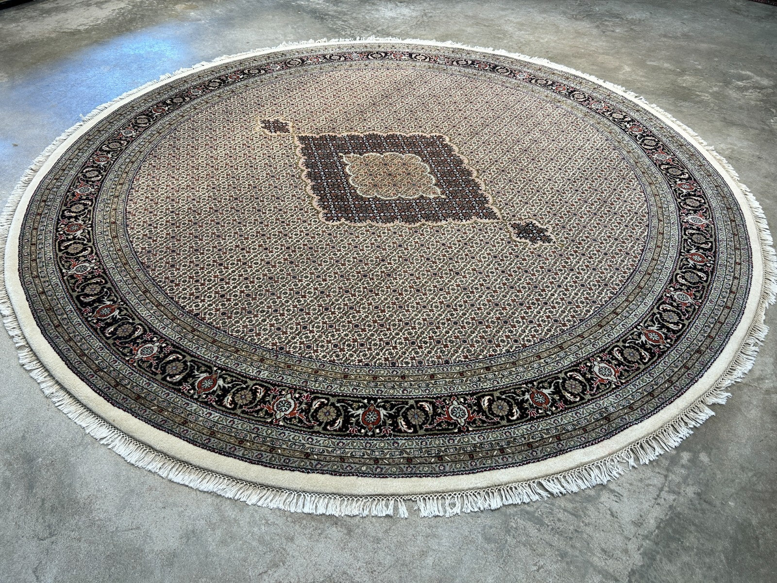 8' Diameter Exquisite Hand-Knotted 100% Wool Pile Oriental Rug