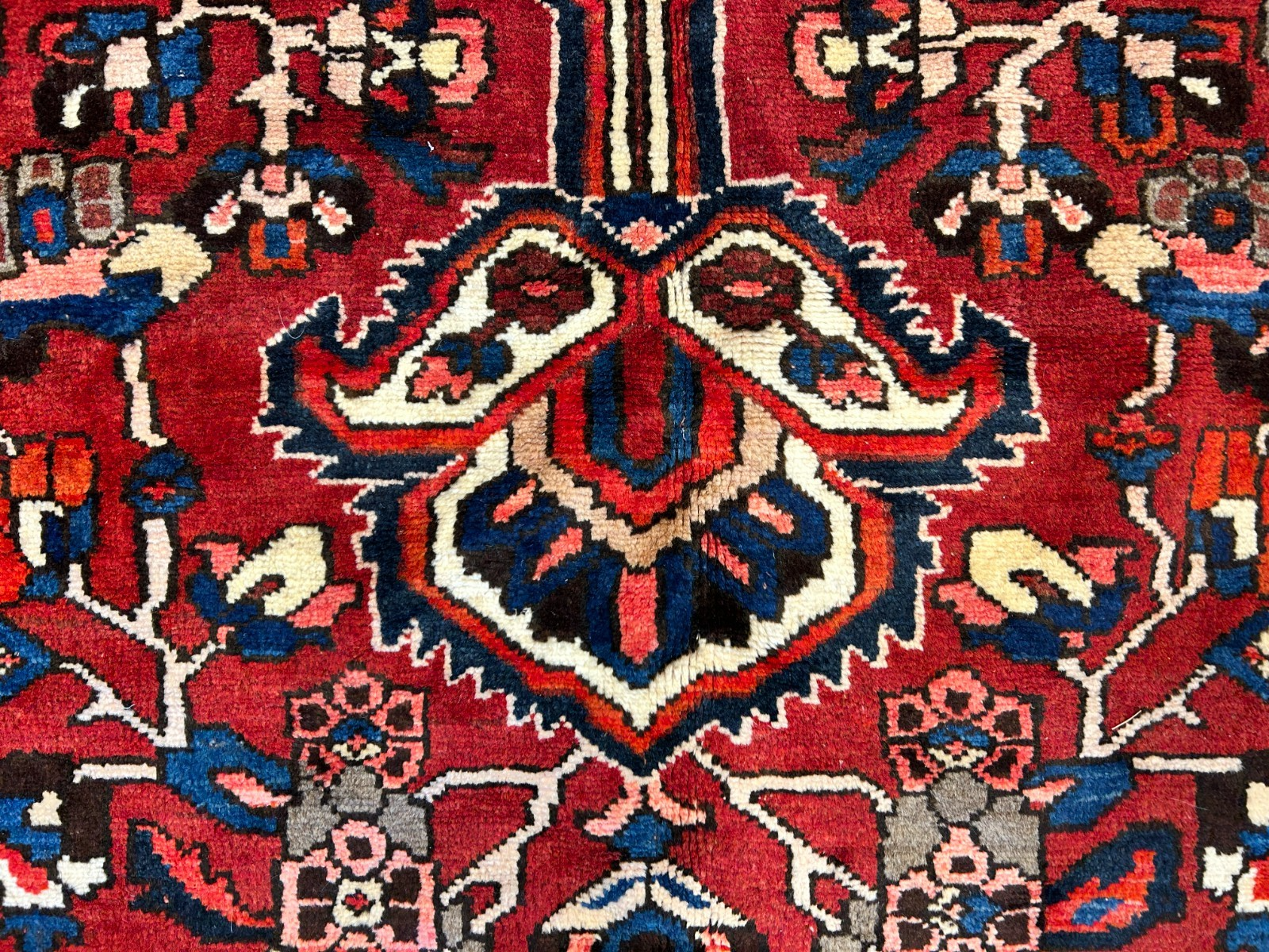 10'2"x13'1" Hand-Knotted 100% Wool Pile Bakhtiarie Rug