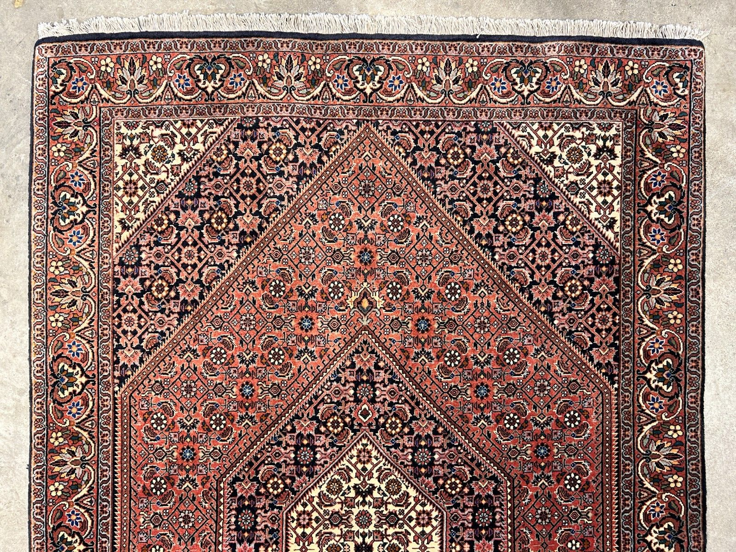 3'8"x5'6" Hand-Knotted 100% Wool Bidjare Carpet - Area Rug