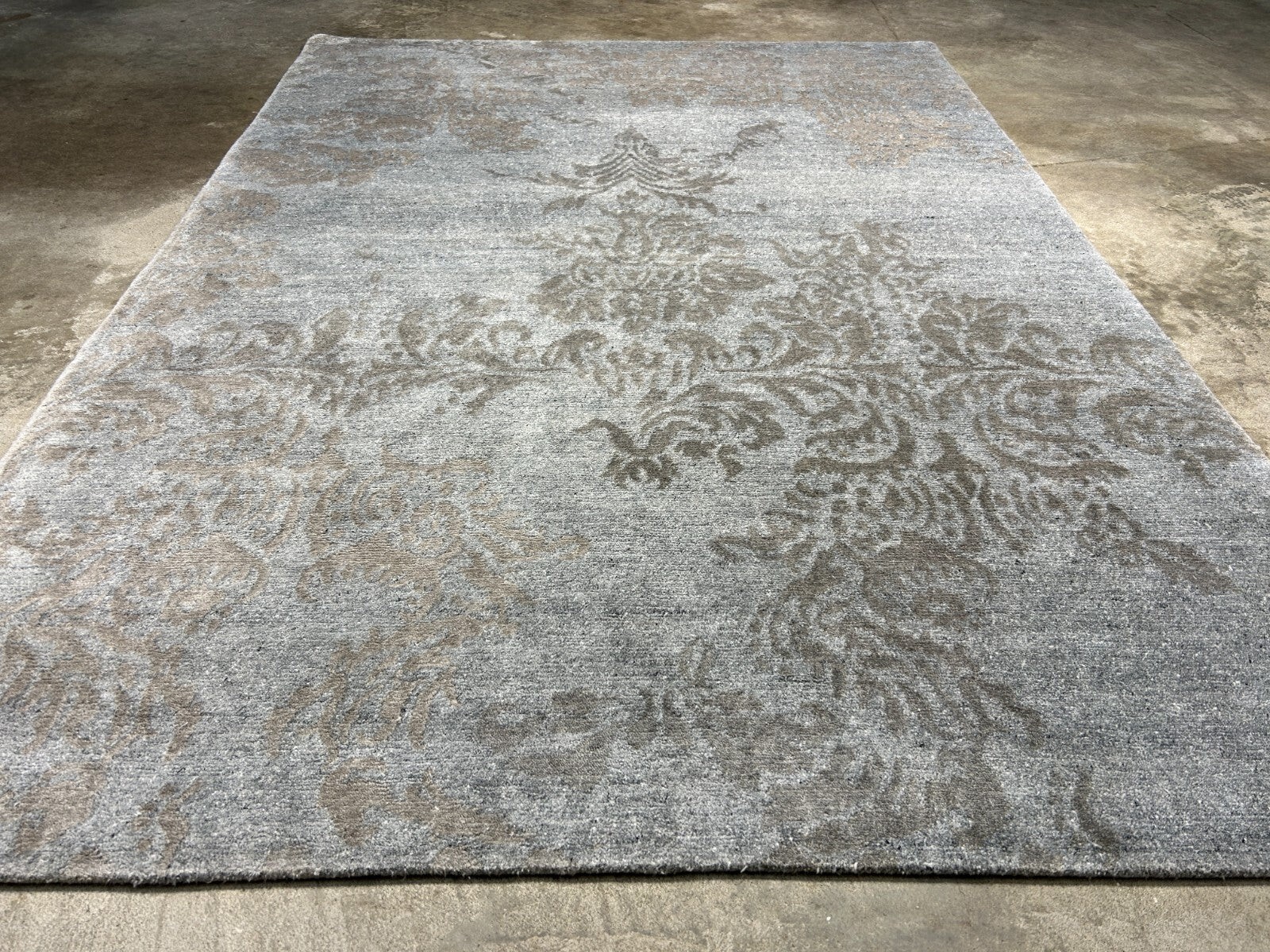 5'8"x7'10'' Hand-Knotted Wool & Silk  Pile Modern Area Rug - Carpet