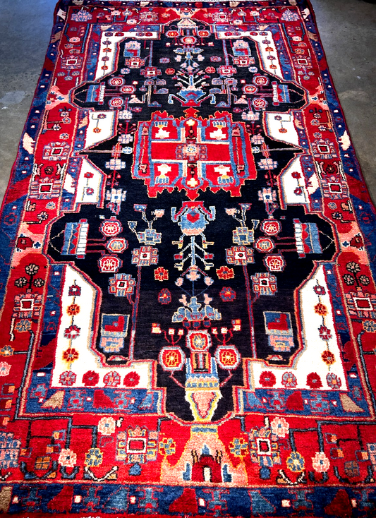 4'8" x 8'6" Hand-Knotted 100% Lamb Wool Pile Nahavande Area Rug