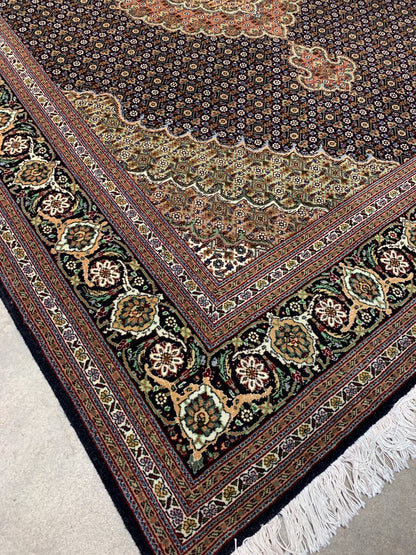 5'6"x6'6" Fine Hand-Knotted Wool & Silk Blend Tabrize Mahi Carpet - Area Rug
