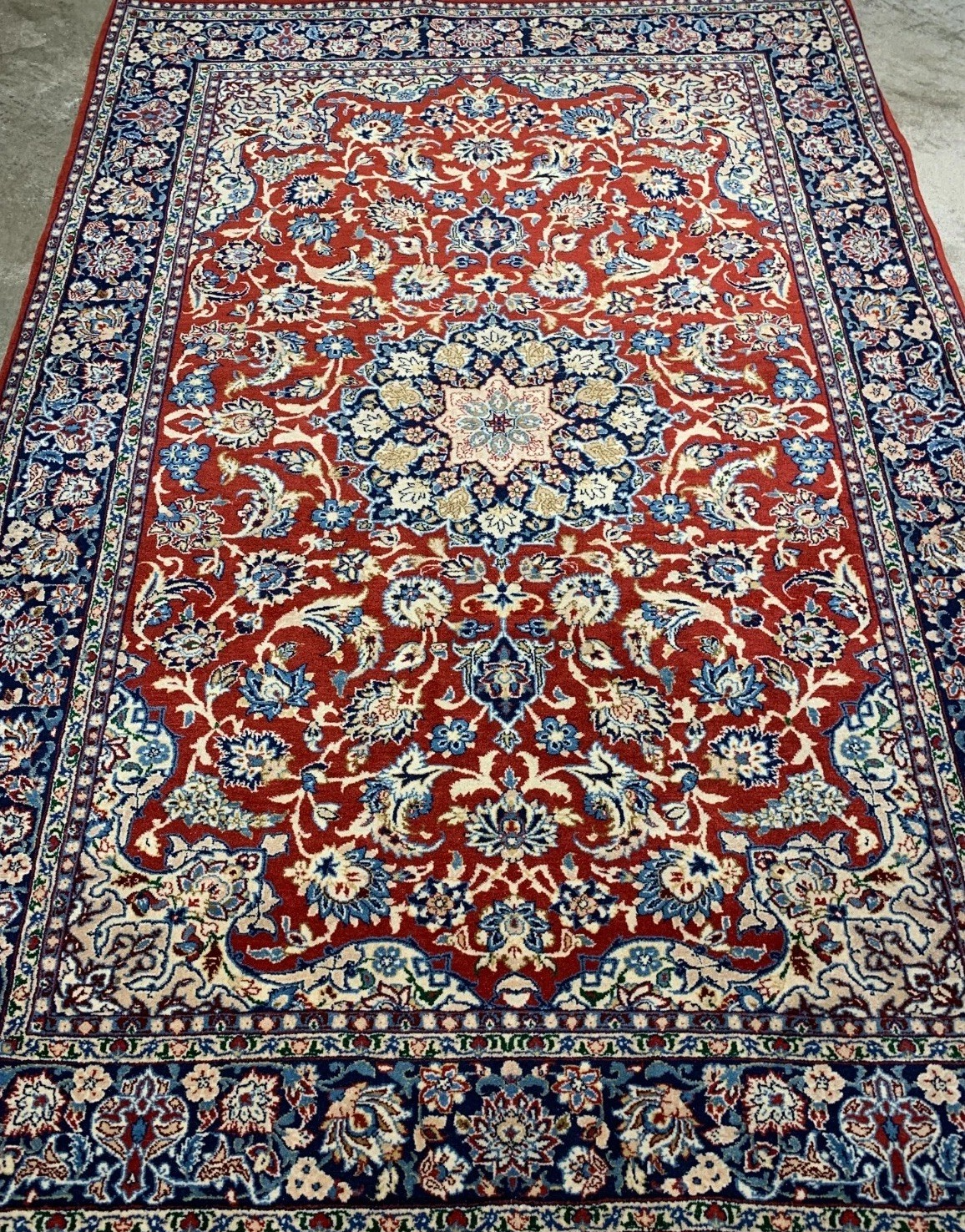 4'11" x 7'10'' Antique Hand-Knotted 100% Wool Pile Isfahane Rug - Carpet