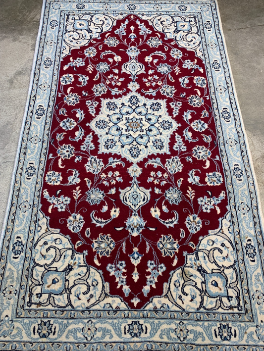 2'11"x5'5'' Very Fine Hand-Knotted Silk & Wool Naine Area Rug - Carpet