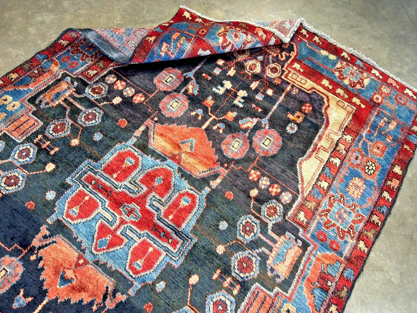 4'0" x 7'8" Hand-Knotted 100% Wool Pile Nahavande Area Rug